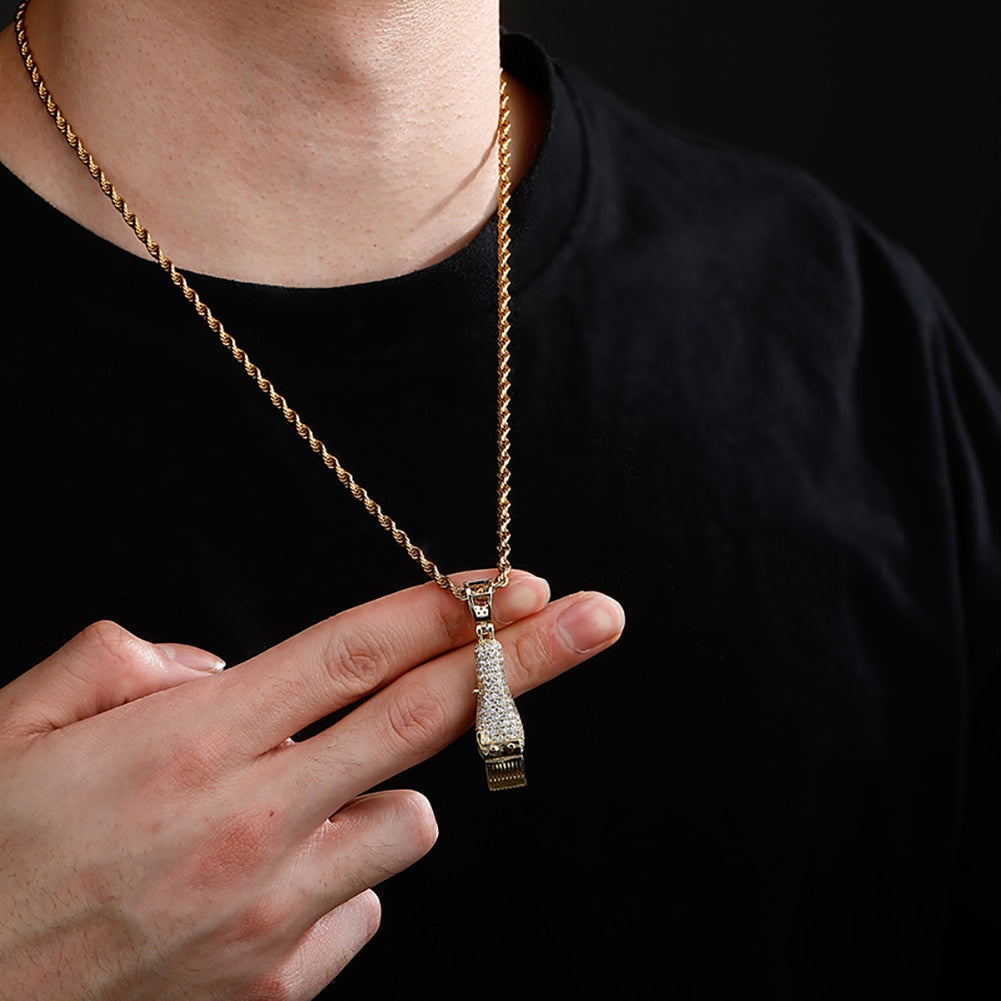 Clipper Pendant + Chain Luxury